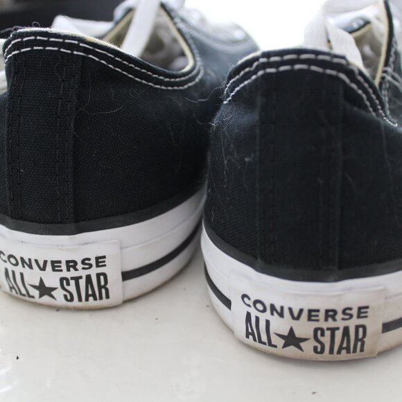 Black Converse (Men's 8.5, Women's 10.5) - Picture 4 of 6